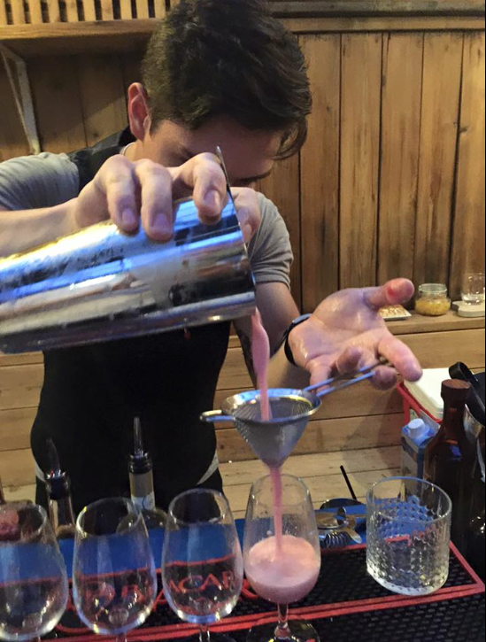 bartenderoneto's tweet photo. The sweet smell of Success! One bartender's journey into the Exciting World of #Mixology https://t.co/et2rg7eOxB https://t.co/Lg8b9QEPed