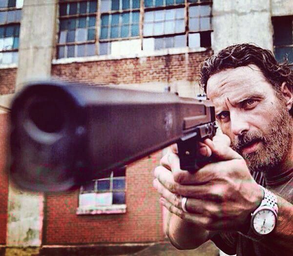 heavymetalgent's tweet photo. Can't wait for The Walking Dead to return. Who's with me? #amc #thewalkingdead #ripricksbeard https://t.co/wYiVyKkTAk