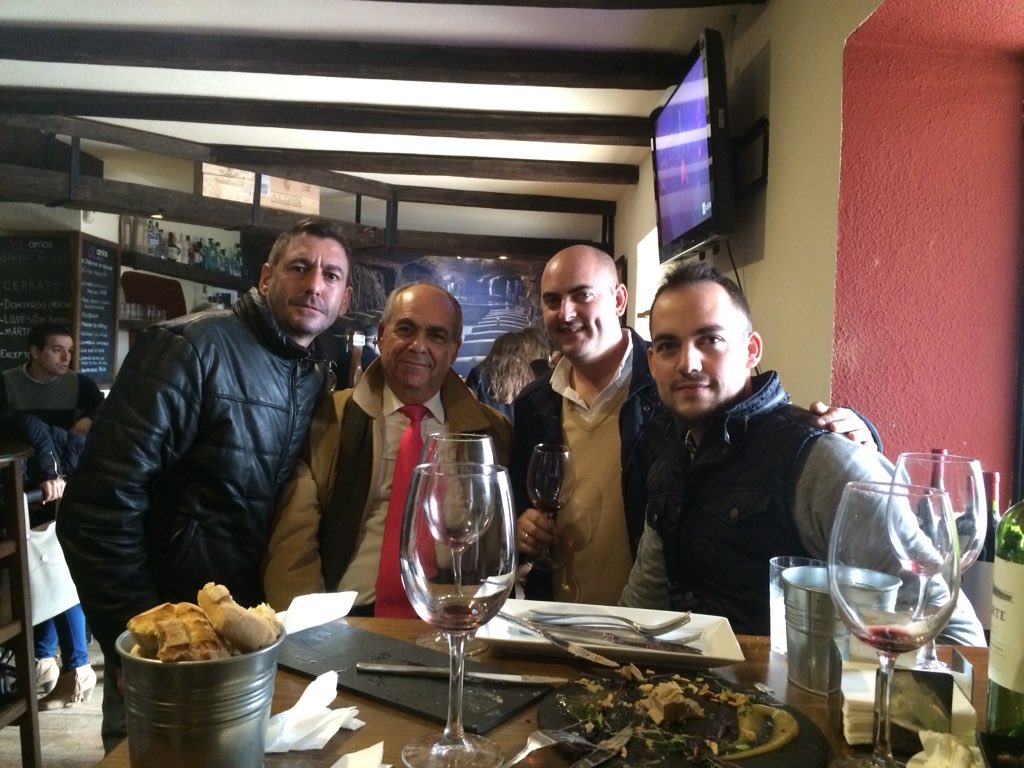 sgajete1's tweet photo. El Equipo de @BodegaJuanPavon por tierras de Jaén llevando por bandera los Vinos de La Rioja Alavesa @EgurenUgarte https://t.co/SYrkj0Yd2D