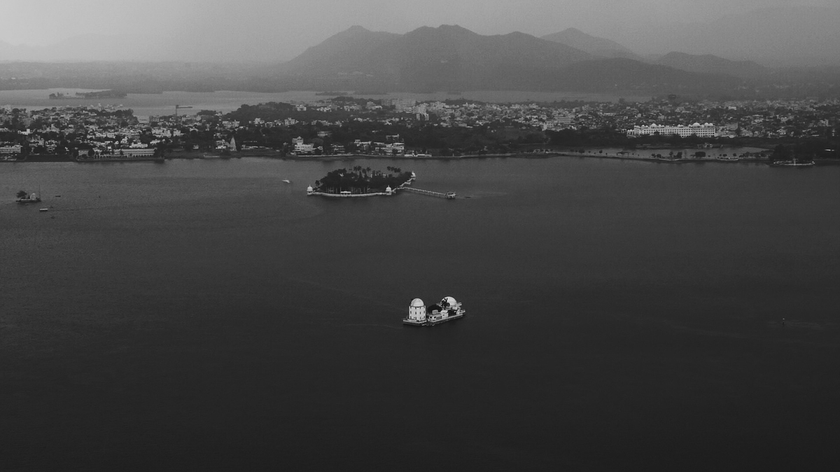 baremade's tweet photo. #tbt Revisit BARE's journey to India &amp; remember to make travel a priority this year. https://t.co/Rfbtodp5te https://t.co/6tB9DmDK9D
