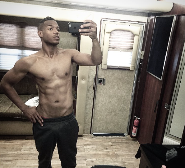 SoFabulous01's tweet photo. #ThingsAreDifferentNowBecause #MarlonWayans @MarlonWayans retweeted me and because his abs are dope! https://t.co/5SW1ugiwRB