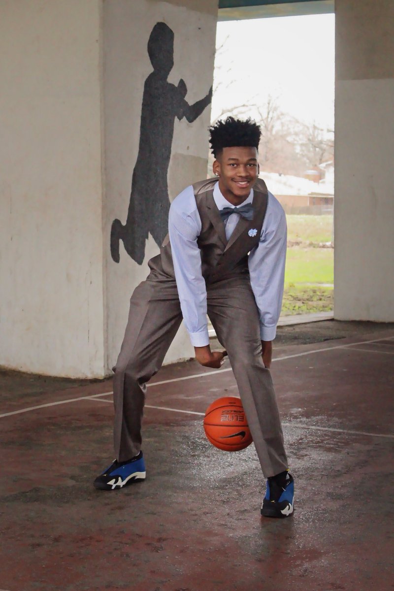 momof2amazons's tweet photo. My only son, my boy, my babe is almost a man!! #SeniorPhotos #ClassOf2016 #BallerAndModel https://t.co/BpS0qaHZ0p