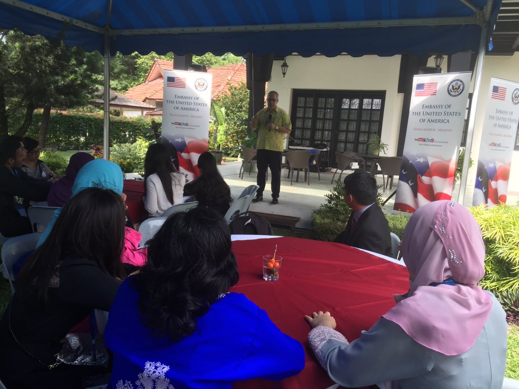 YesAlumniMas's tweet photo. YES 2016 are here at Mr. Frank's Residence for a Farewell Luncheon by @usembassykl #yesprograms #klyes https://t.co/ycZ56Tg3le