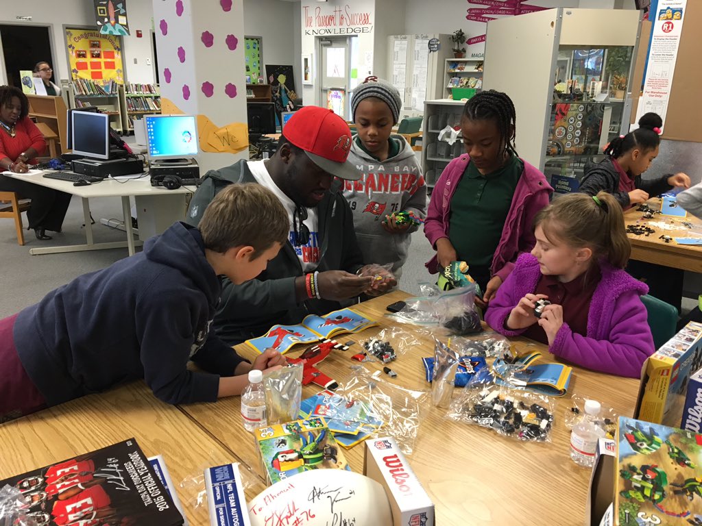A4C_ATHLETES's tweet photo. Introducing #TeamPamphile @KevinPamphile70 at @LockhartMagnet #EssayContestWinners #LEGOs https://t.co/rA2qQvqn2o