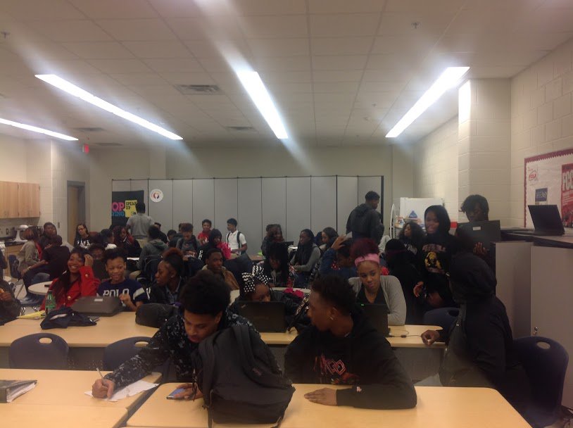FCCLAMLKINGS's tweet photo. Preparing for the last 2015 #FCCLA #MLK MEETING!! https://t.co/20nNcQQWW9