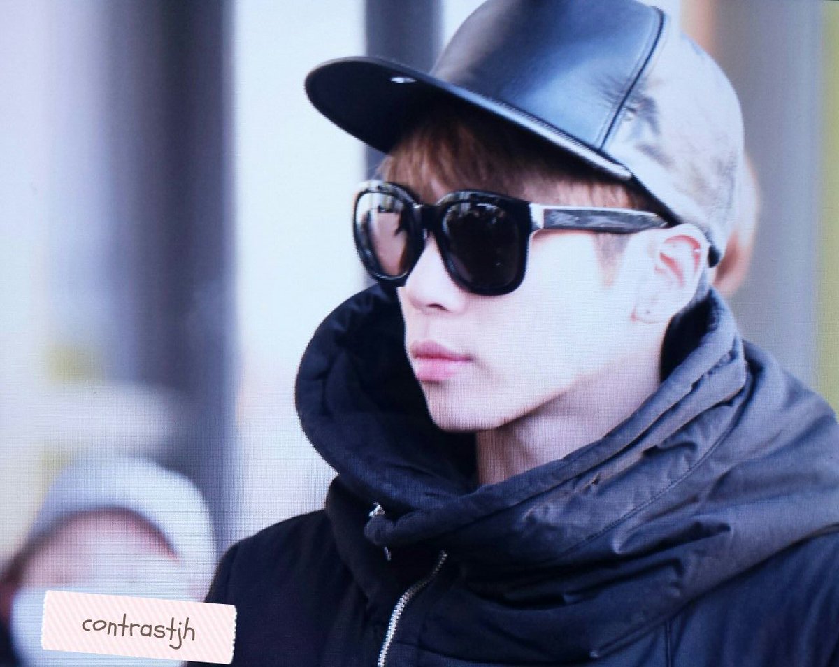 160122 Jonghyun @ Aeropuerto Gimpo {Rumbo a Japón} CZSDEkBVIAA7LJj