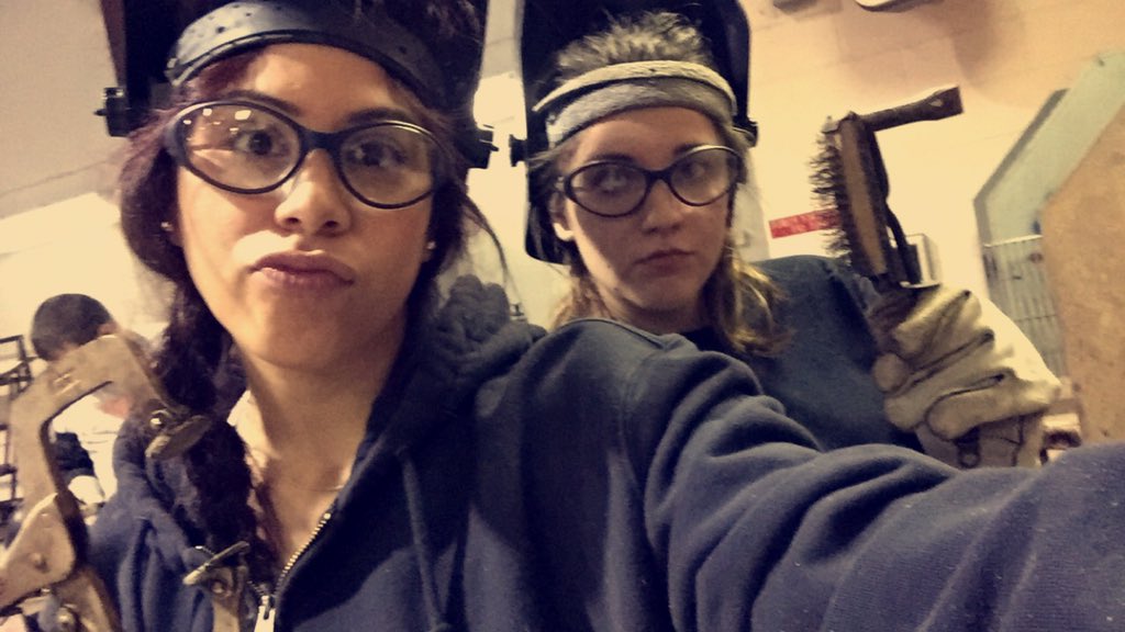 tschiebs's tweet image. Wear your safety goggles kids. #AEC4228