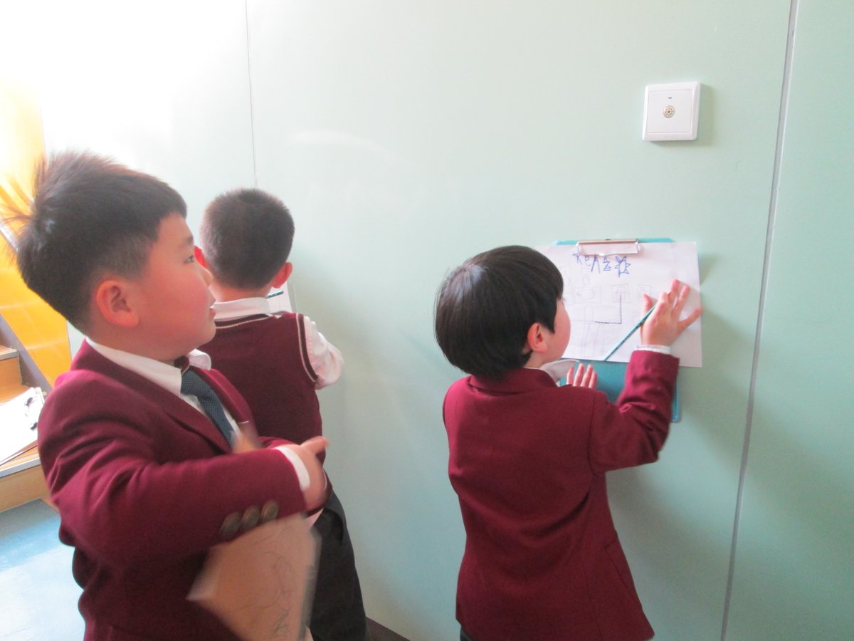 Grade1Beijing's tweet photo. #mathinquiry  What is the most common shape?  The students designed a page, collected and analyzed data.  #myCISB https://t.co/kYyDd975c8