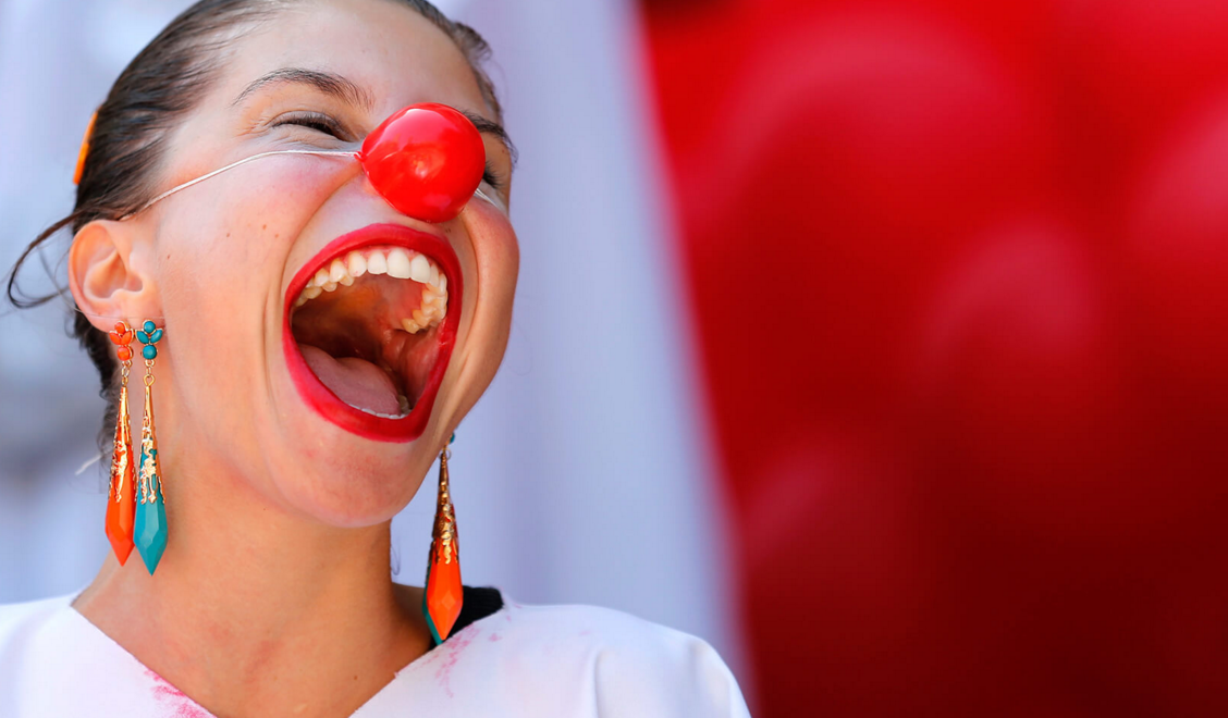 StanfordGSB's tweet photo. Laughter has the power to increase creativity, improve health, and strengthen relationships https://t.co/9d9Tzxdjru https://t.co/LlIMCrgIMH