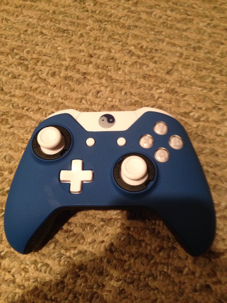 TheBlockChicken's tweet photo. @Drift0r @ScufGaming just got your scuf controller in the mail I'm so hype https://t.co/SZUX1tc74C
