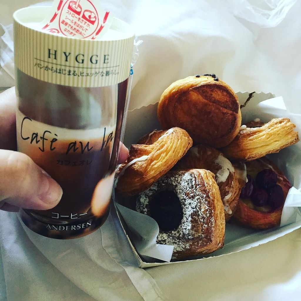 InstaKabukicho's tweet image. Breakfast in bed! Basket of pastries and a Cafe au latte. #Shinjuku #patisserie #fishlemon… ift.tt/1ZQ3tCK