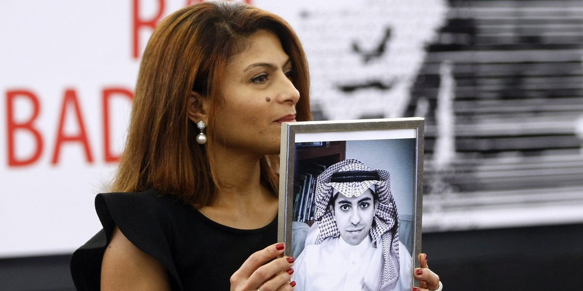 HuffPostQuebec's tweet photo. L'épouse de #RaifBadawi «déçue» du gouvernement Trudeau #polcan  https://t.co/SQPZwyKXiN https://t.co/ltIOeHRP9V