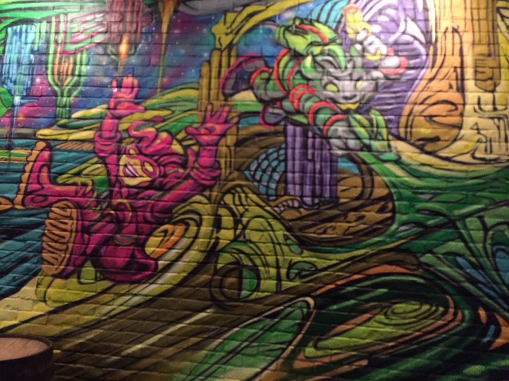 ghostofDHjim's tweet photo. Y'all been up to @EmporiumChicago new spot up in Lincolnshire? Great beer list, HUGE pizzas and all the games! https://t.co/o1rUJCSpk2