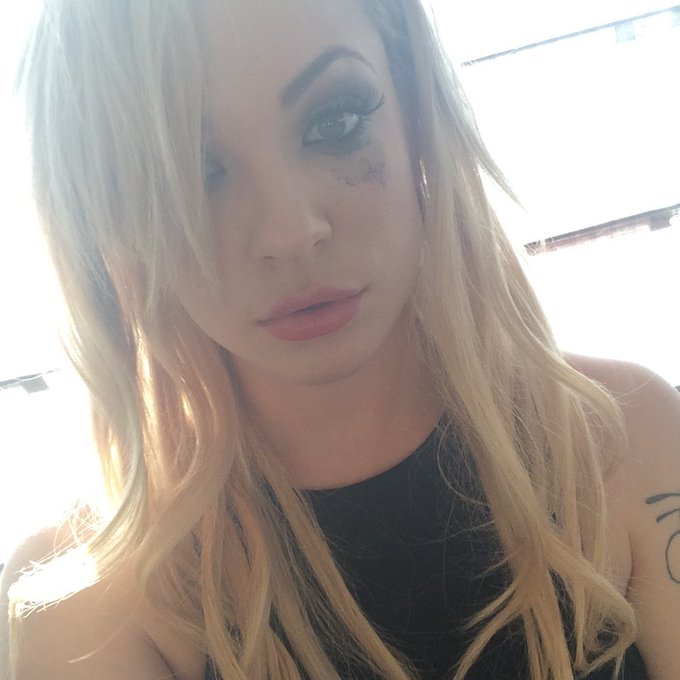 😭😅😈 https://t.co/SE12bEwG0t<a href="/tag/onmfc"class="tags"><span>#onmfc</span></a>