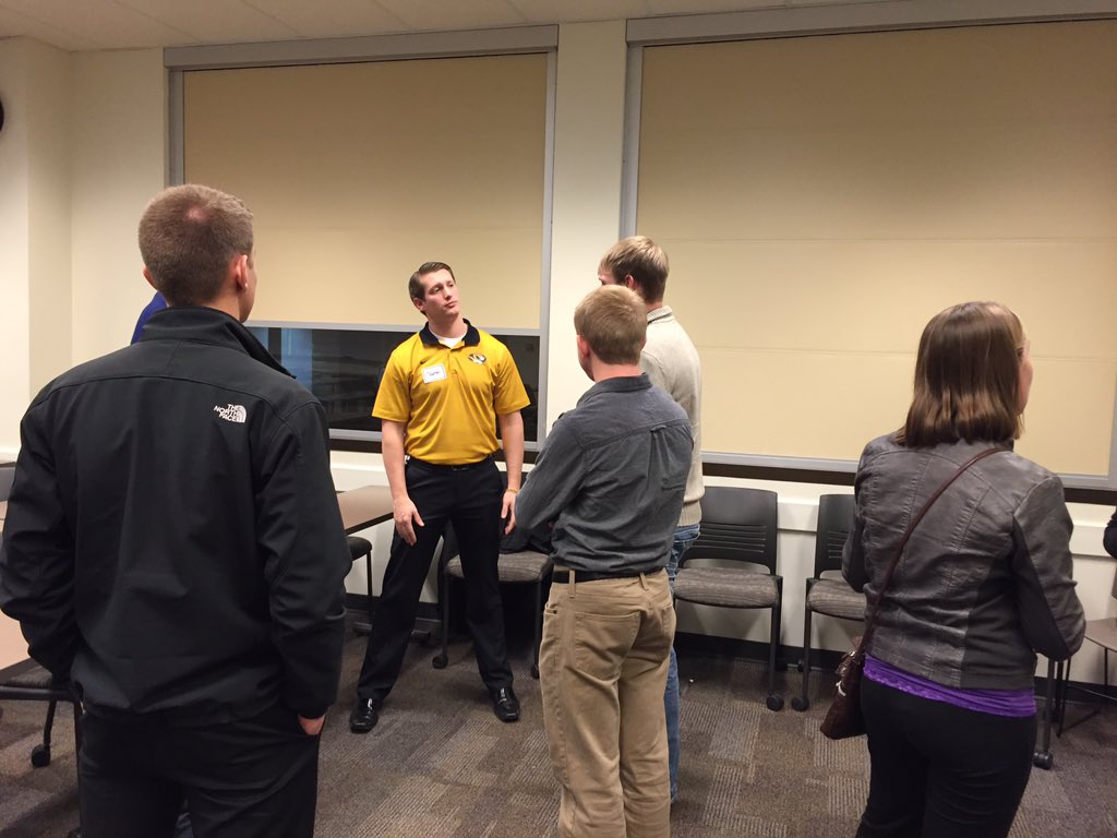 SNRAdvising's tweet photo. SNR Students engaging with mentors at Chillin with mentors event @cafnr @MizzouUGStudies @Mizzou @CAFNRcareers https://t.co/qrDVNE1coh