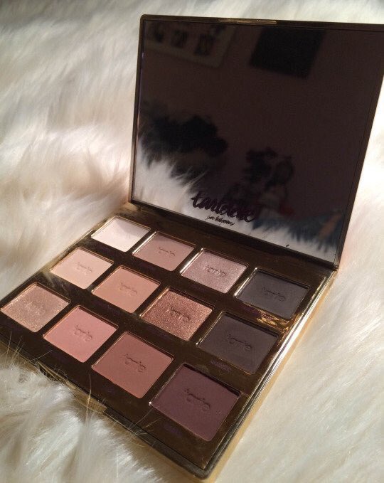 VSStyIe's tweet photo. these colors are everything https://t.co/hi4nX6jyz2
