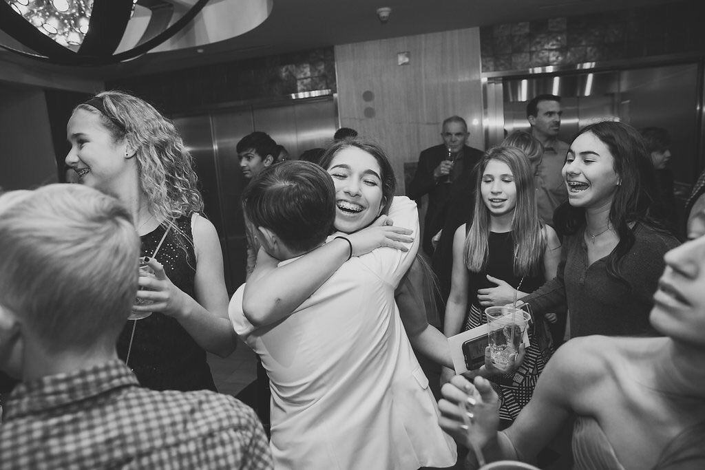 IsabelEhrlich's tweet photo. National hug day!!!! https://t.co/6vbuPRz5s8