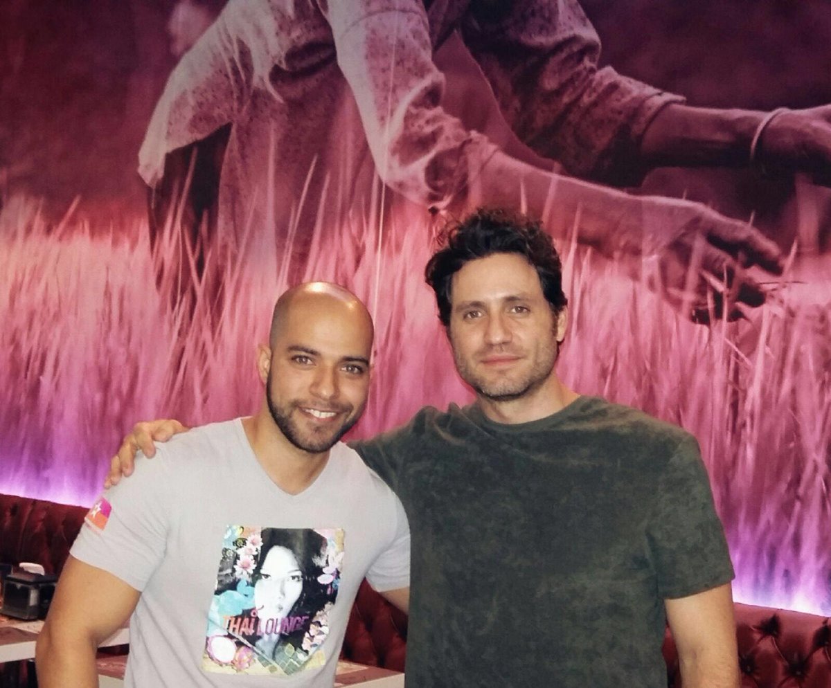NacionSushi's tweet photo. Felices por la visita del actor venezolano @edgarramirez25.Una estrella más que sigue la estrella de nuestra nación! https://t.co/lS6CBTN5VL