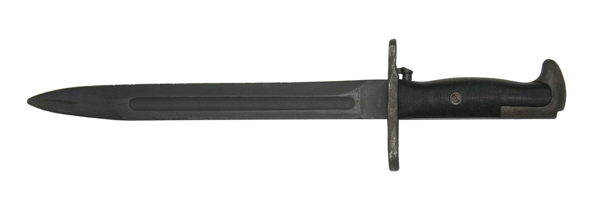 //Ethan's weapon: A Compound Bow named the Sparrow that fires explosive arrows. A bayonet can be retracted from it.