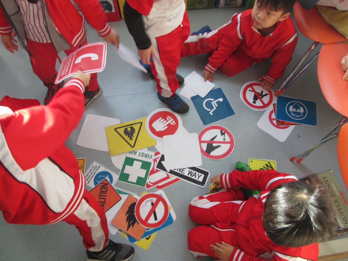 Grade1Beijing's tweet photo. How can you sort these signs? What is the same? How do the colours or shapes connect? #inquiry #myCISB https://t.co/FmSAmZpuaa
