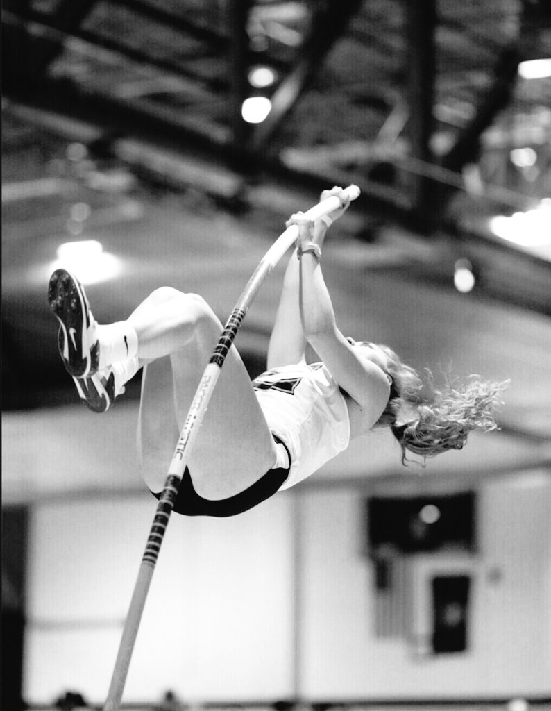 GraberKelsey's tweet image. Pole vault #ESUTF