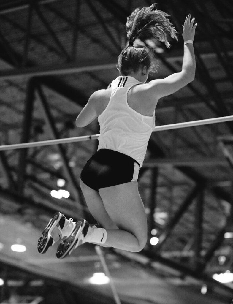 GraberKelsey's tweet image. Pole vault #ESUTF