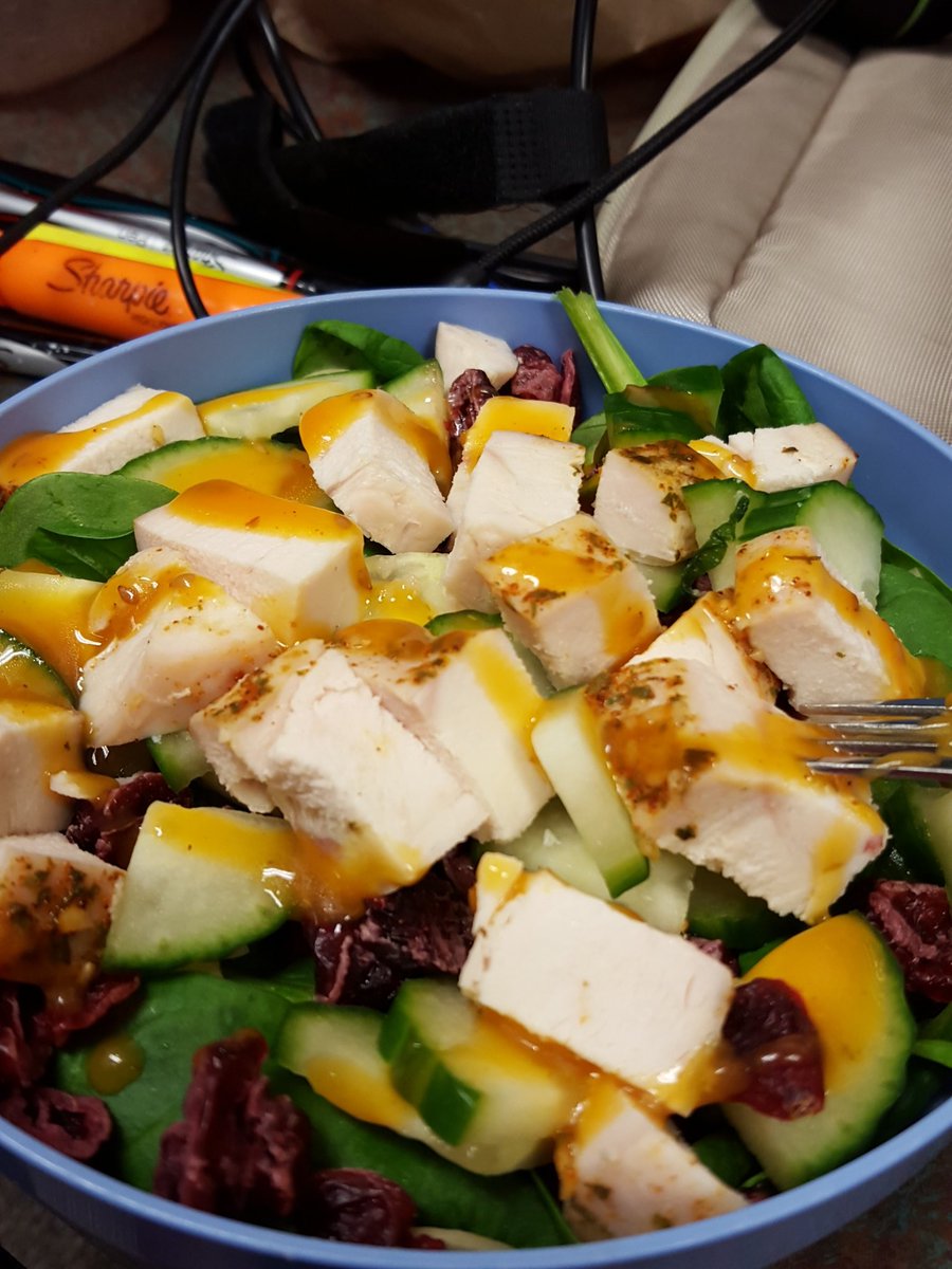FemmeFitale4's tweet photo. Yummy dinner. https://t.co/KqFyIxkYpo