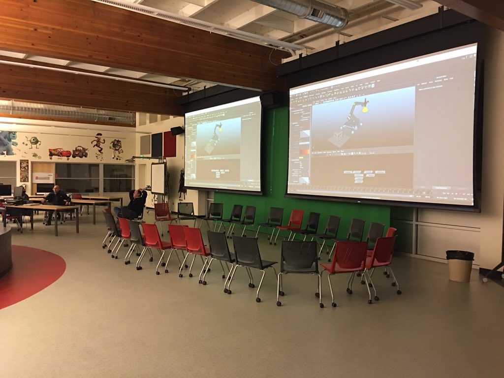 khackbusch's tweet photo. #RedHouseProject Parent Night #Classof2020 🐶 https://t.co/76TKk0llsQ