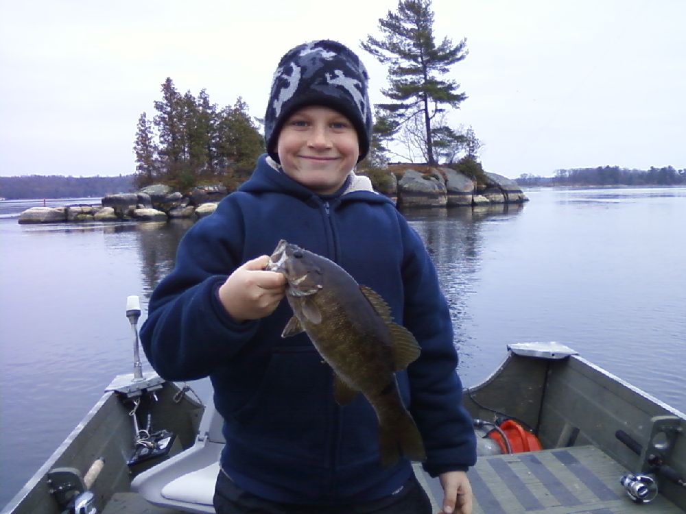 CanuckBassin's tweet photo. #TBT to Tyler gettin a taste of #SmallieFever... now he's a #SmallieSlayer!
Start small... then slay some 5's! π https://t.co/mbqXqhn7De