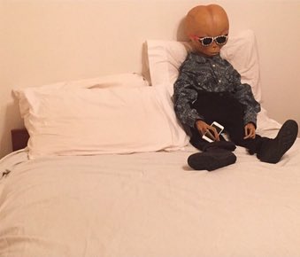 twins_n_wins's tweet photo. When u about to go turn up with squad and you waiting on that "we outside" text https://t.co/q5Hz6l8ssj