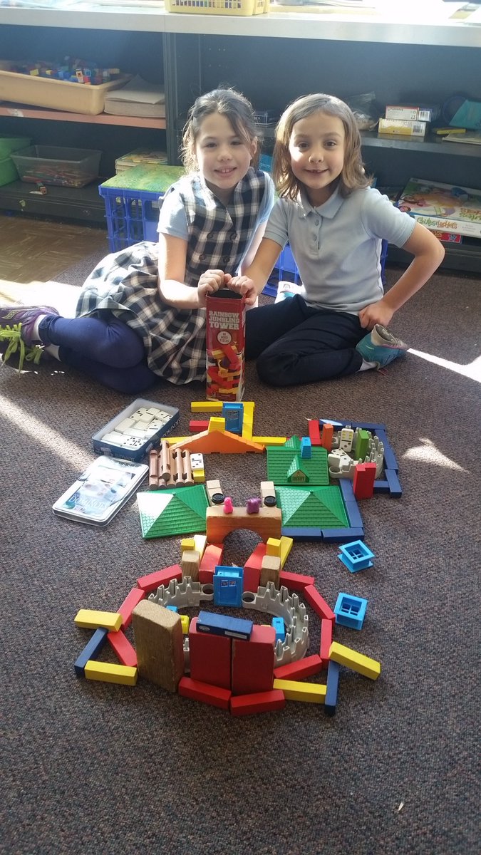 KrisSchnell's tweet photo. Love the creativity that flows from these little bodies during indoor recess! #firstgradetomcats #firstgrade https://t.co/ItFOBT5gmA