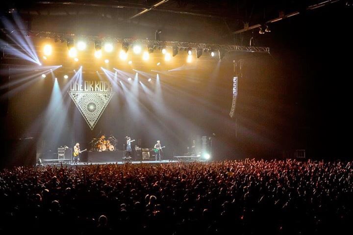 hanakiantS's tweet photo. #OORBKK  #JPRock #OneOkRock #35xxxv2016 #かっこいい#すごい🤘🤘🤘✨💕CR.AvalonLive &amp; JulenPhoto #CoolJumperTaka www~ https://t.co/1czC2odkwz