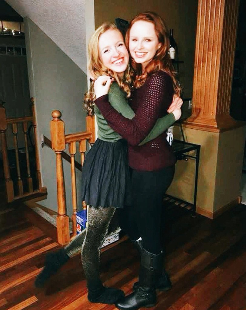 NicoleWallerick's tweet photo. Happy birthday to ma triplet! Love you too the moon and back girly! Hope we can see each other soon! 😍🎉😛❤️ https://t.co/7oWDAHaYTU