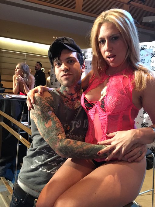 my #cheapthrill @the_small_hands certainly the man on every girls lips..i can see why!super talented<a href="/tag/cheapthrill"class="tags">#cheapthrill</a><a class="tags" target="_blank" title="On Twitter" href="/?out=eyJ0eXAiOiJKV1QiLCJhbGciOiJIUzUxMiJ9.eyJpYXQiOjE3MjI4MTg5NDIsImlzcyI6InR3cG9ybnN0YXJzLmNvbSIsIm5iZiI6MTcyMjgxODk0MiwiZXhwIjoxNzU0MzU0OTQyLCJyZWRpcmVjdF91cmwiOiJodHRwczovL3R3aXR0ZXIuY29tL3RoZV9zbWFsbF9oYW5kcyJ9.ks0wQDMTlLX_SgOhkEMU84nyFw_BM90XySfGB0LTUUMX1lZZfollbX_2RXd0p85wCTpkIHfnUWVfXT7C1MNIeA">@the_small_hands</a>