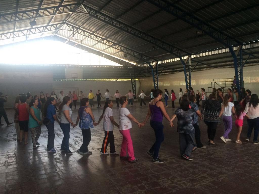 veronicarossat's tweet photo. Hoy en la Biodanza en Gimnasio d Hijuelas, con + d 100 mujeres participando, le agradezco a la Maestra Sima Rezepka https://t.co/5A4tGaIrDC