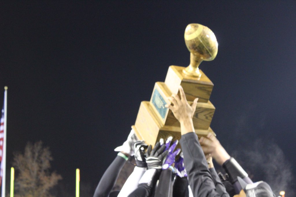MGAFootball's tweet photo. #KnightLife https://t.co/dApdyBY1h4