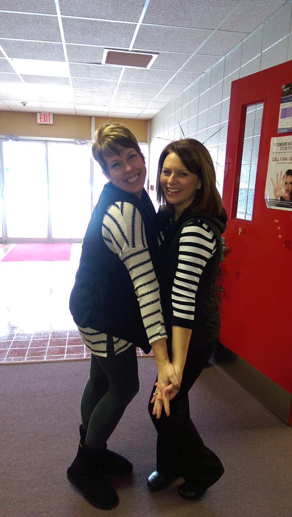 JenHobbs2015's tweet image. When you&apos;ve worked together so long that you start dressing alike. #accidentaltwinforthewin
