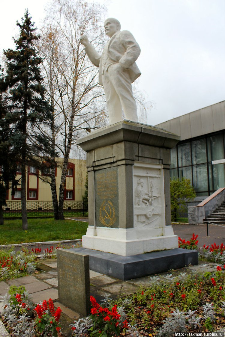 22 января 1922 года открыт первый в мире памятник В.И. Ленину!!!