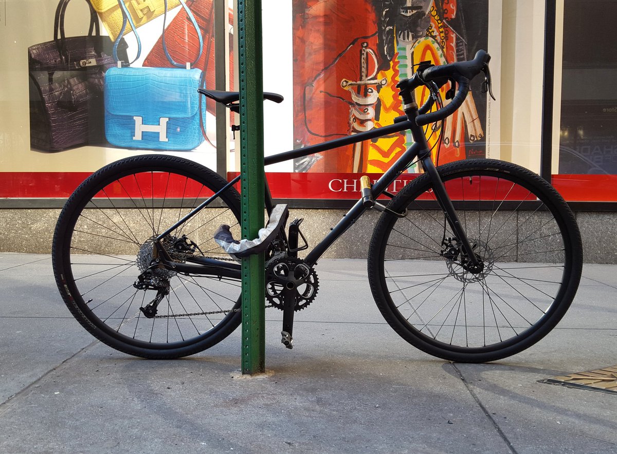 agedavis's tweet photo. I'm dying for a #pizzarack for my new baby.  #specializedAWOL #HelpABrotherOut https://t.co/x2dXi5tL5v
