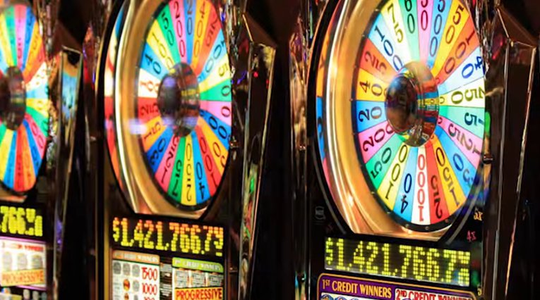 .@UBC “rat casino” provides insight into gambling addiction ow.ly/XmH9C @winstanleylab