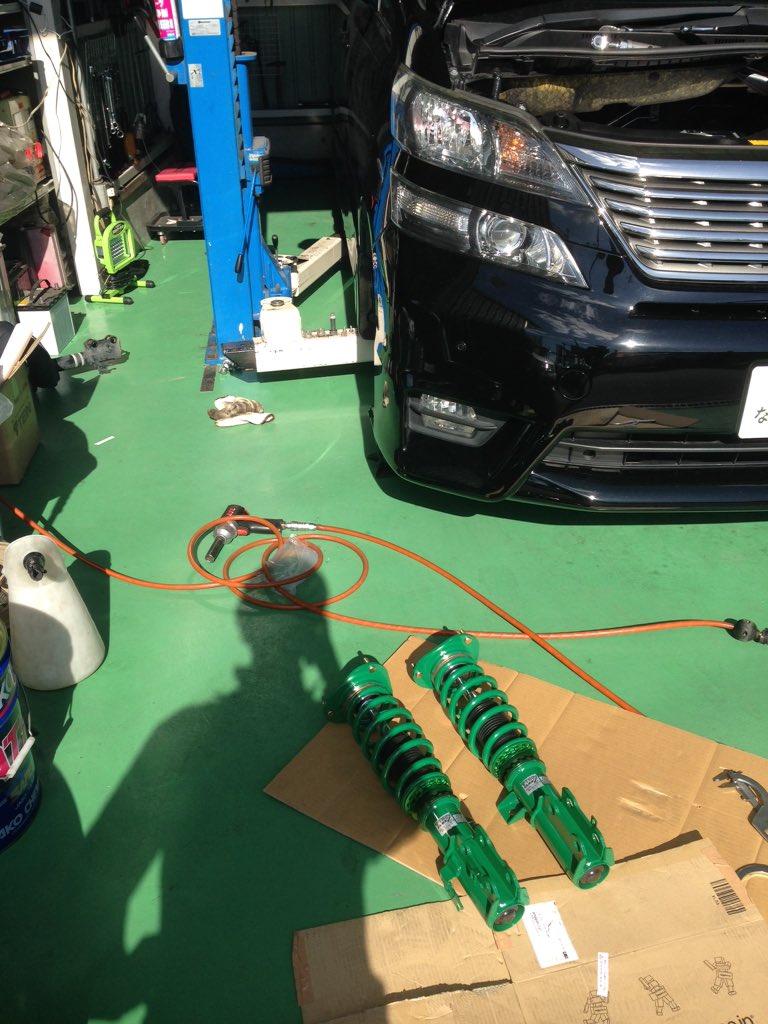 Mako Color S ヴェルファイアにtein車高調取付 程よくローダウン 乗り心地いい ヴェル Tein Ls406 ワーク T Co Ks9pdu1auh