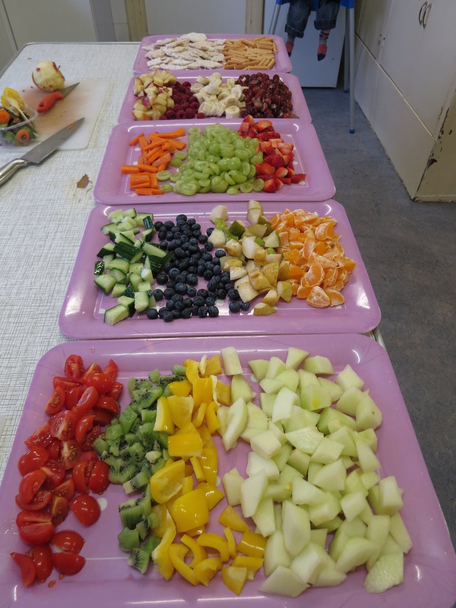 kids snack table