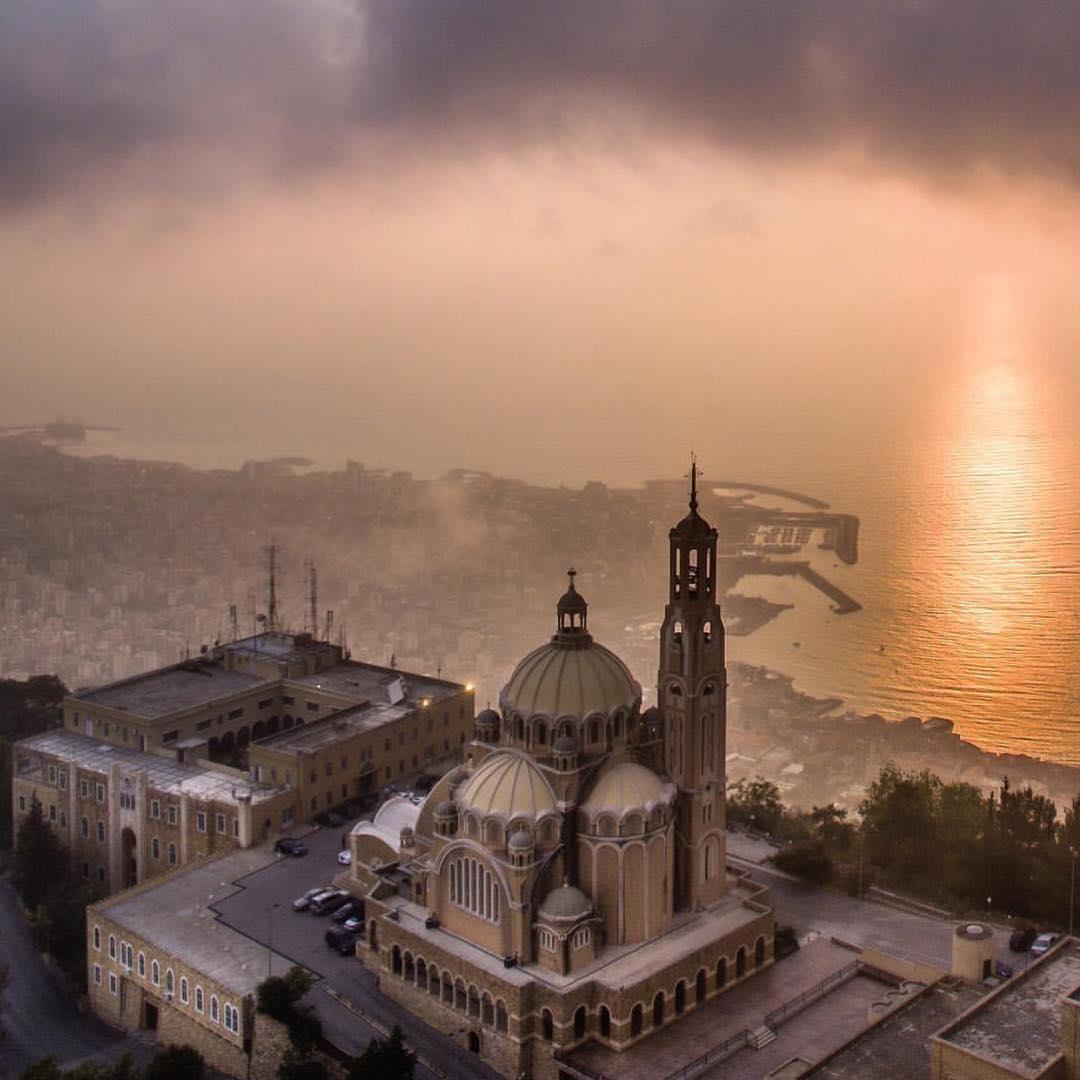 travelheavenz's tweet photo. Palace View https://t.co/f8BJ86I5hH