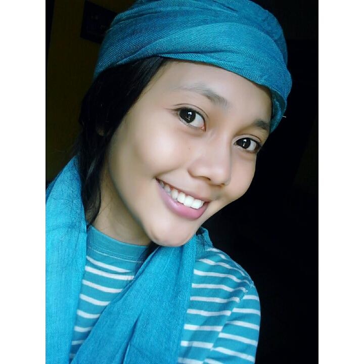 liisdaW's tweet photo. Happy Friday keep smile and spirit 😊😀😁 https://t.co/h8gXzO1fG6