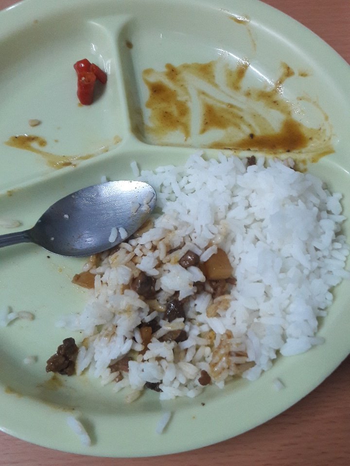 ahrycorros's tweet photo. bupis in a lunch..
gutom..
ang anghang. https://t.co/GOCwJOYZiB