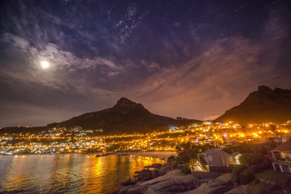 MrCPT's tweet photo. Good morning @CapeTown. My man @KMijlof captured @campsbay_com at golden hour yesterday evening. Give him a follow! https://t.co/gAPDdNZ8ny