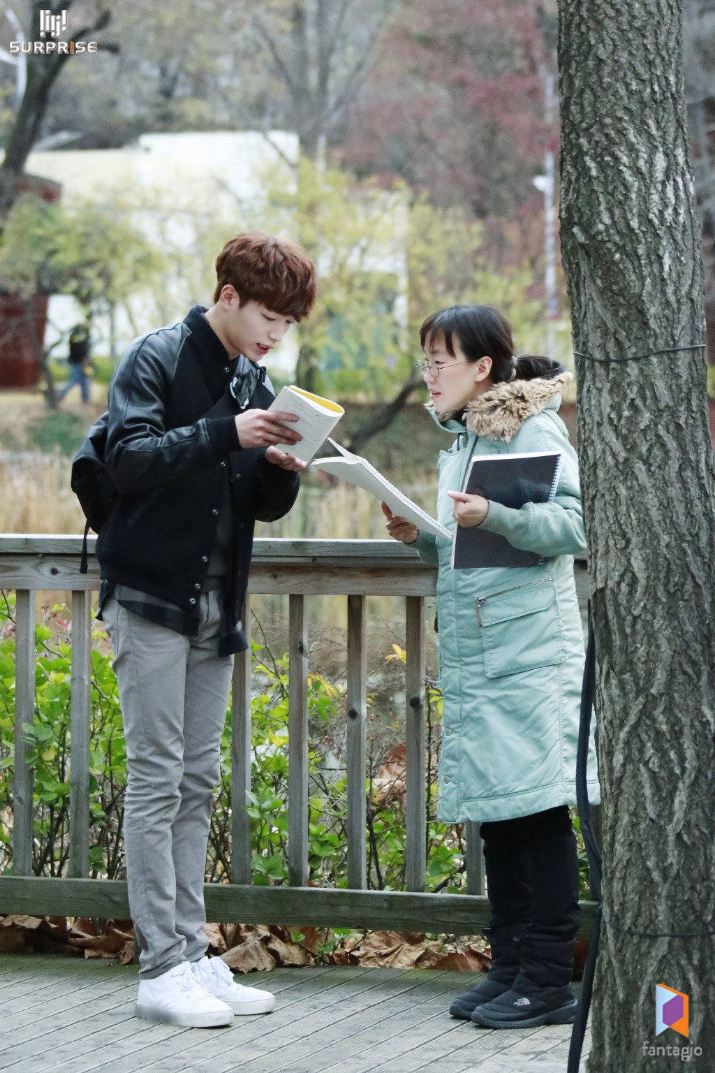 CZTWSE_WIAAolfV.jpg:orig