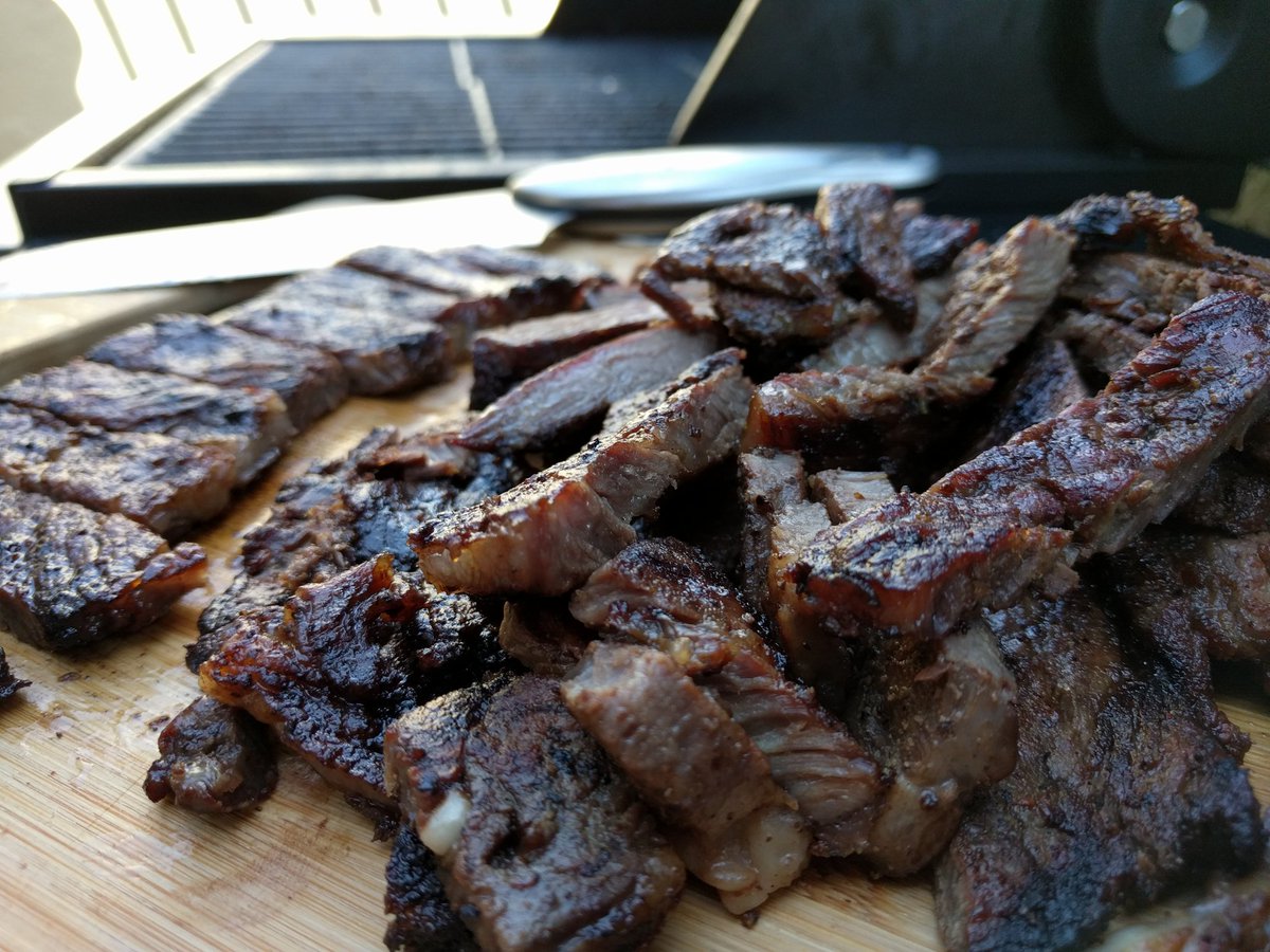 MeekB2G's tweet photo. I put in a little work this morning on the grill.
#YeaICanCook #BBQ #MarinatedMeat #OhYouDidntKnow https://t.co/SnLTwS5nxL