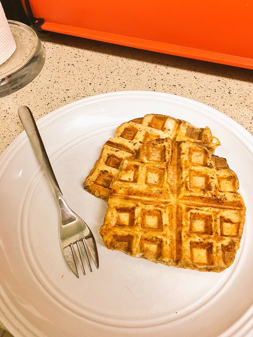 I made French toast in the waffle maker and I'm so excited about it 🤗 https://t.co/dVG1OrZWbF<a href="/tag/foodismedicine"class="tags"><span>#foodismedicine</span></a>