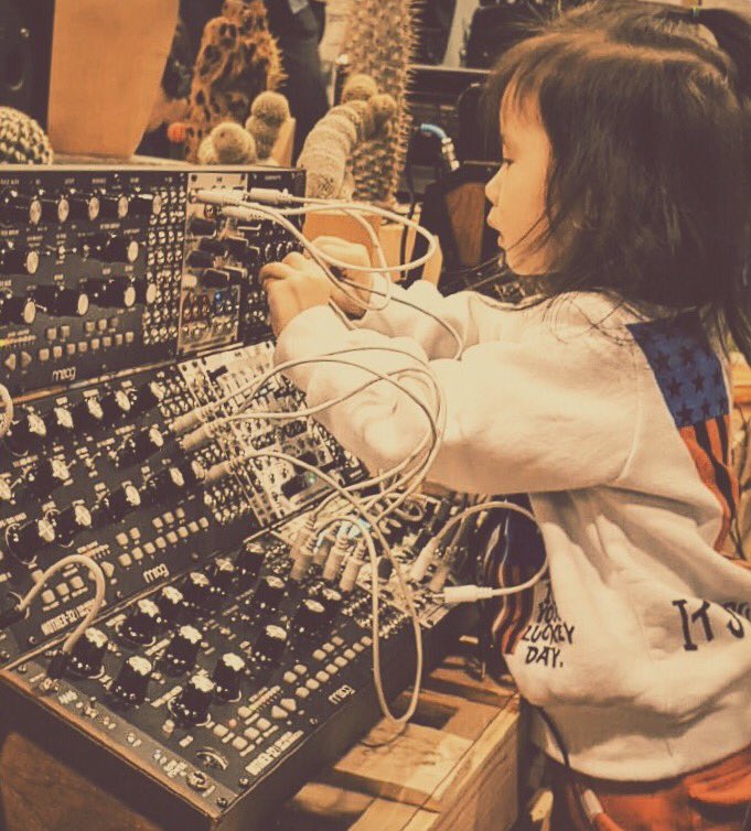 moogmusicinc's tweet image. The kids are alright. #islandofelectronicus #NAMM #modularsynth